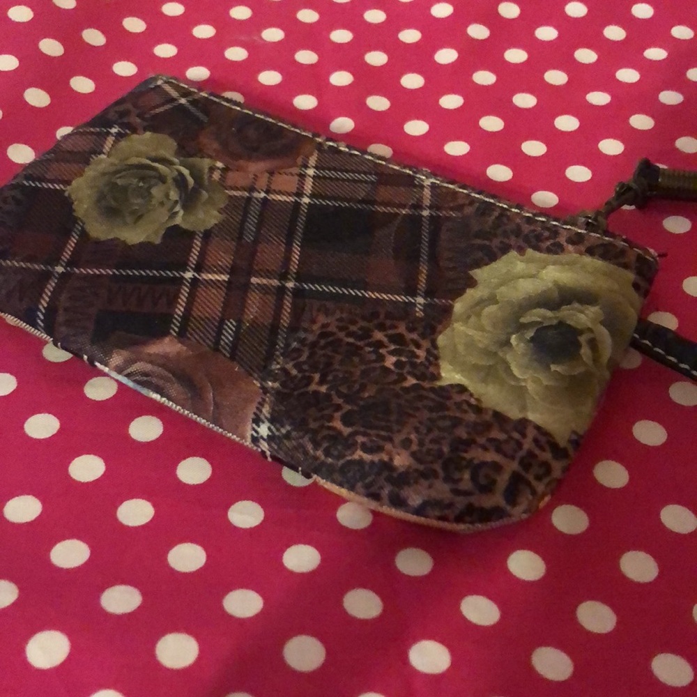 Wristlet! - Picture 2 of 3